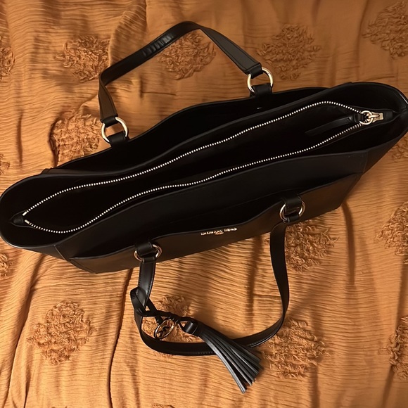 Black Michael Kors bag - Picture 2 of 2